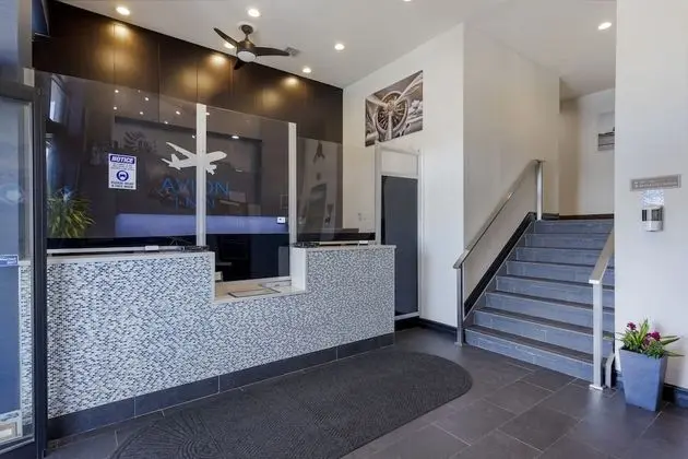 Avion Inn Near LGA Airport, Ascend Hotel Collection - Lobi