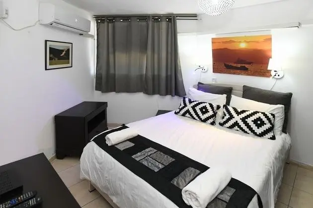 Avi's Suites - 44 Hativat Hanegev