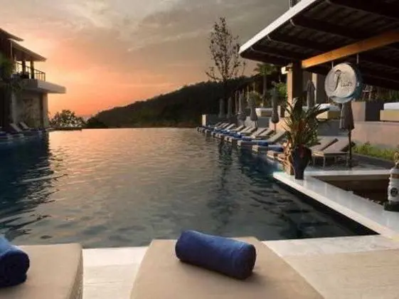 Avista Hideaway Phuket Patong - MGallery - Havuz