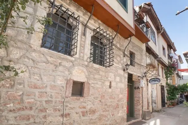 Avlulu Konak