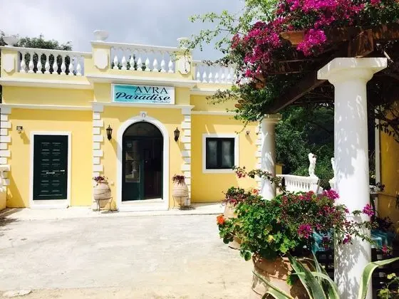 Avra Paradise Aparthotel - Lobi
