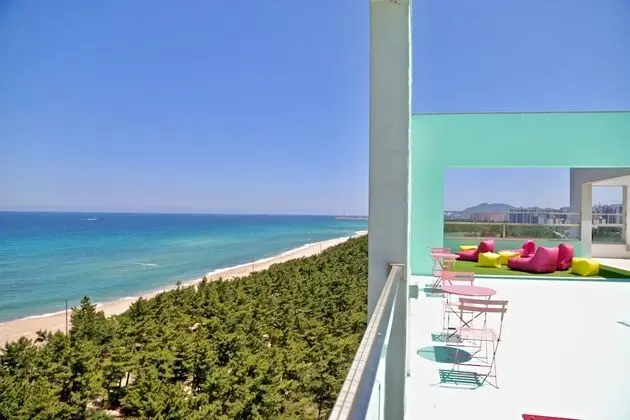 AVVIO Hotel