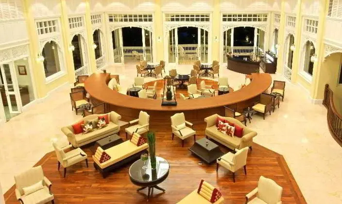 Away Kanchanabury Dheva Mantra Resort & Spa - Lobi