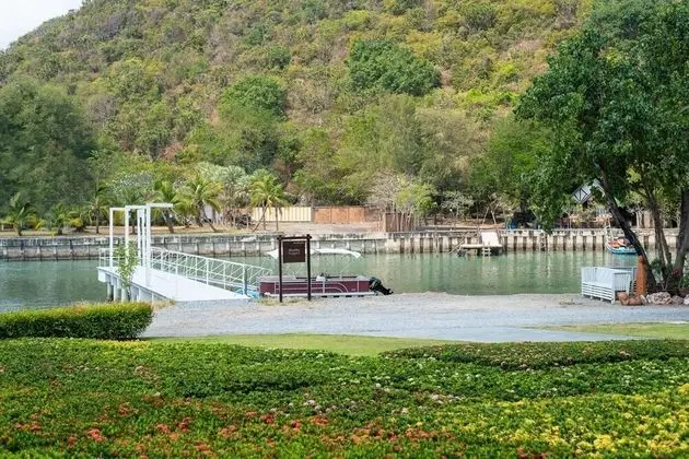 Away Pranburi Beach Resort - Dış Mekan