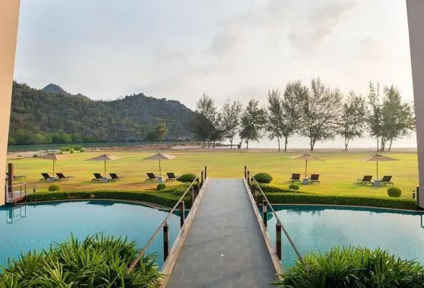 Away Pranburi Beach Resort - Havuz