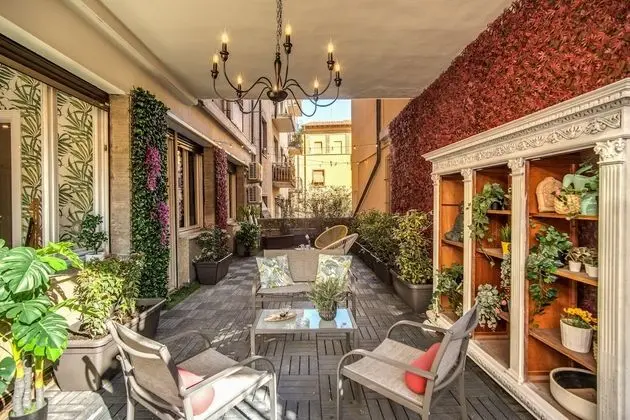 AwesHome White Mirror Apartment&Terrace