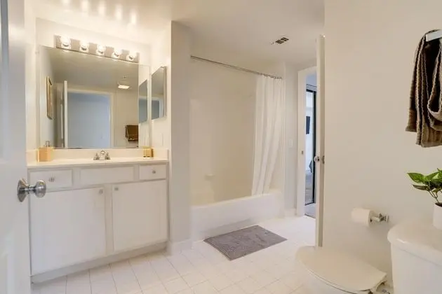 Awesome 1 Bedroom Condo at Ballston - Banyo Tipleri