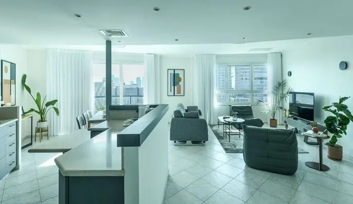 Awesome 2BR apt Balcony & pool access - Öne Çıkan Resim