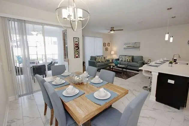 Awesome 4 Bedroom 3 Bath Town Home in Championsgate - Öne Çıkan Resim