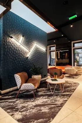 Axis Porto Club - Lobi