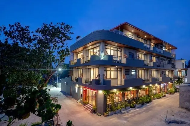 Ayala Ocean View - Öne Çıkan Resim