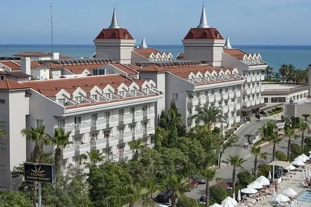 Aydınbey Famous Resort Hotel