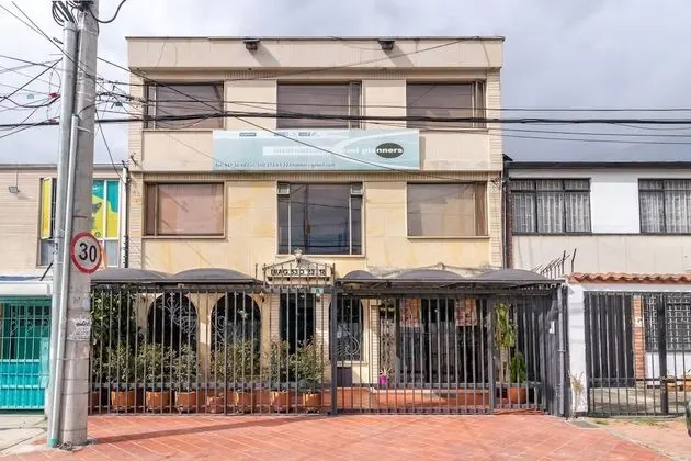 Ayenda 1032 Titas House