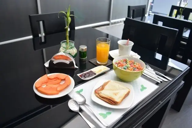 Ayenda 1072 Quality Comfort House - Kahvaltı
