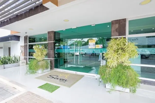 Hotel Ayenda Seven