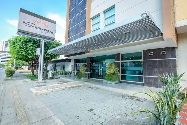 Hotel Ayenda Seven - Dış Mekan