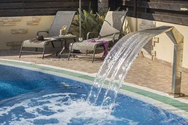 Ayia Napa Tropical Beach Villa - Havuz