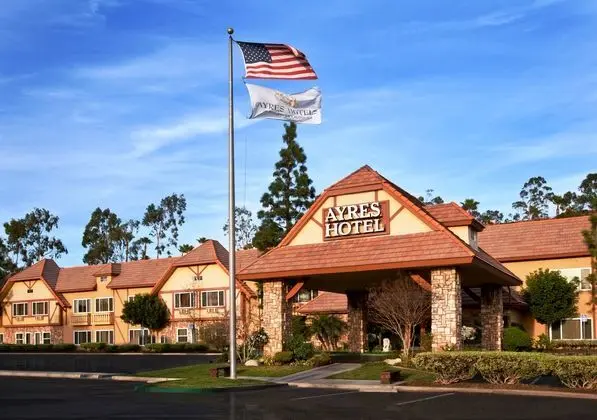 Ayres Hotel Corona East