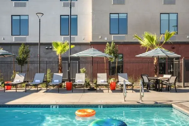 Ayres Hotel Rialto Fontana - Havuz