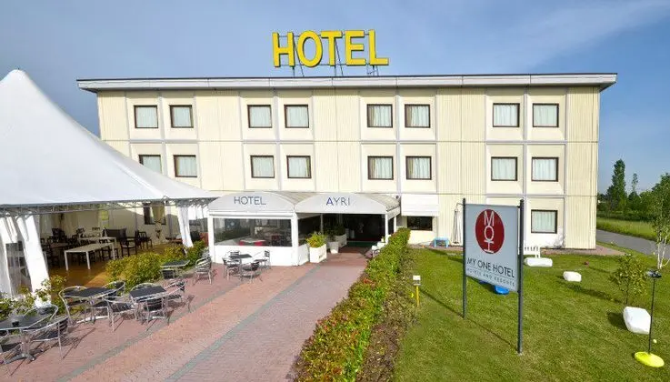 Ayri Hotel - 1