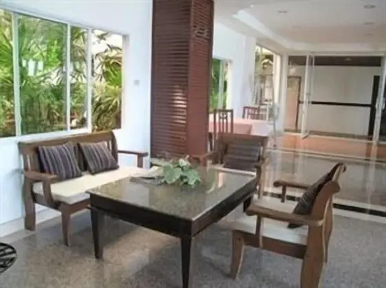 At Ayutthaya Hotel - Lobi