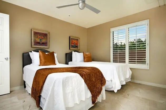 AZ Oasis! Heated Pool & Spa - Sport Court & Putting Greens Pool Table & Games! - Oda
