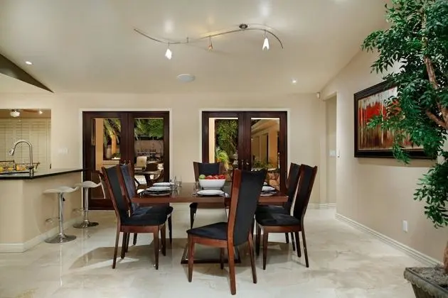 AZ Oasis! Heated Pool & Spa - Sport Court & Putting Greens Pool Table & Games! - Yerinde Yemek