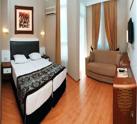 Azak Hotel