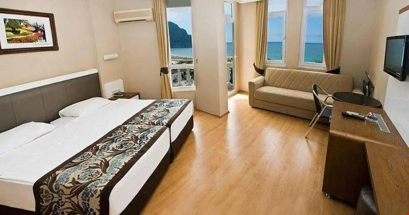 Azak Hotel
