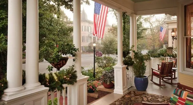 Azalea Inn and Villas