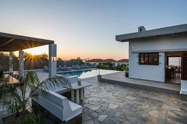 Azatis Luxury Villa