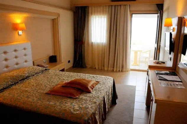 Azka Hotel - Oda