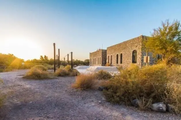 Azraq Lodge