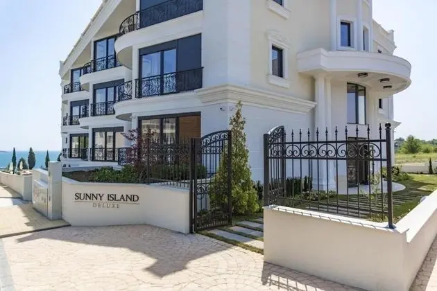 Azur Apartment Deluxe - Dış Mekan