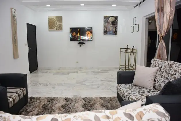Azur Residence Angre Soleil 3 - Lobi