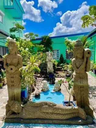 Azure Hotel and Art Studio - Lobi