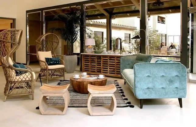 Azure Palm Hot Springs - Lobi
