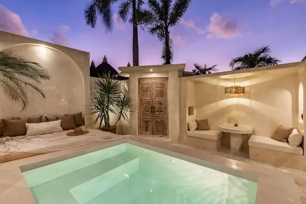 Azure Suites 2 Luxe & Unique Honeymoon Villa