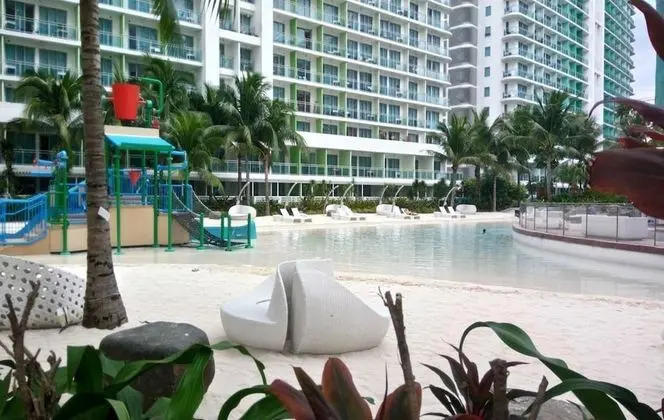 Azure Urban Resort and Residences - Plaj