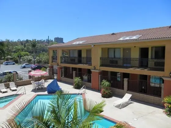 Azusa INN Motel - Dış Mekan