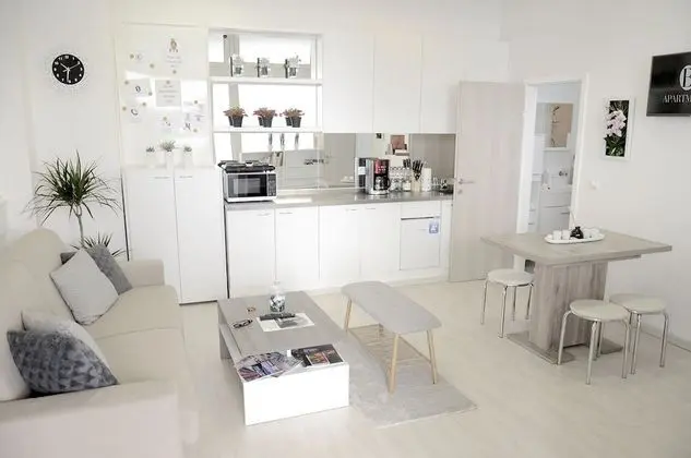 B Apartment - Lobi
