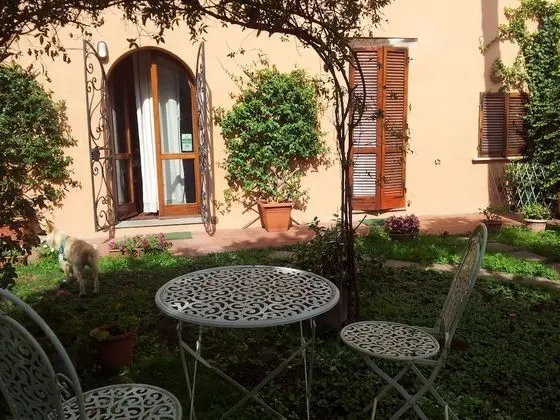 B&B Al Giardino di Alice - Dış Mekan