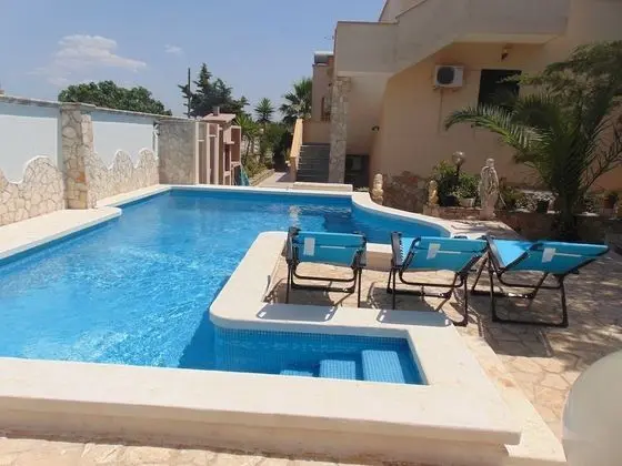 B&B Alloggio in Villa Cristina - Havuz