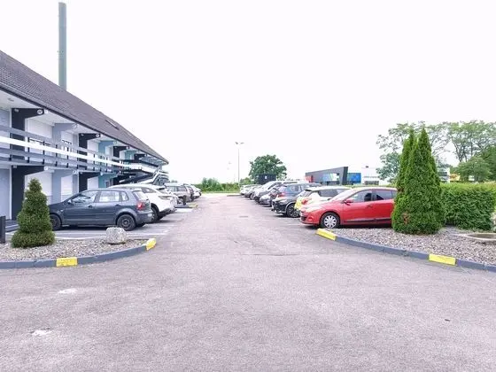 B&B Hotel Belfort Bessoncourt - Dış Mekan