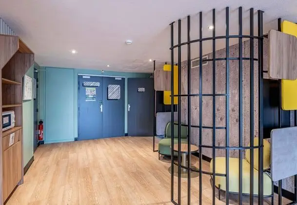 B&B Hotel Bordeaux Mérignac Aéroport - Lobi