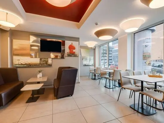 B&B Hotel Bremerhaven - Lobi