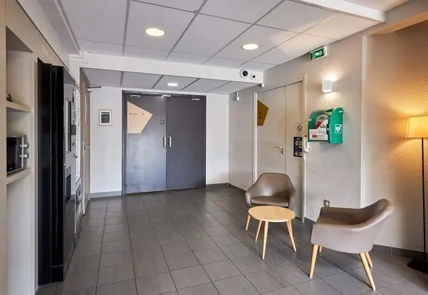 B&B Hotel Caen Mémorial - Lobi