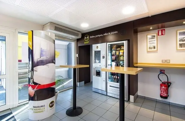 B&B Hotel Chartres Le Forum - Lobi