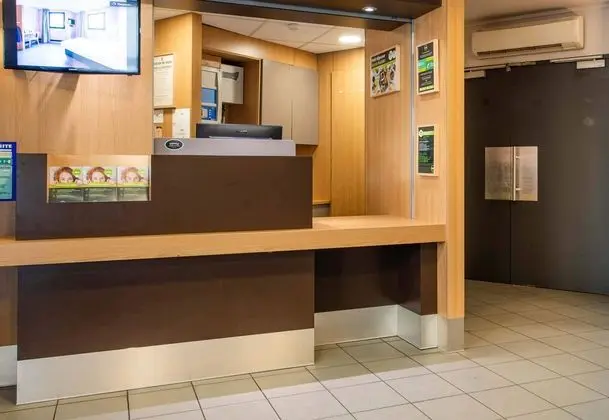 B&B HOTEL Cholet Sud - Lobi