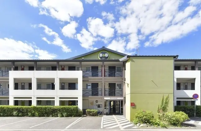 B&B Hotel Clermont Ferrand Le Brezet Aéroport - Dış Mekan